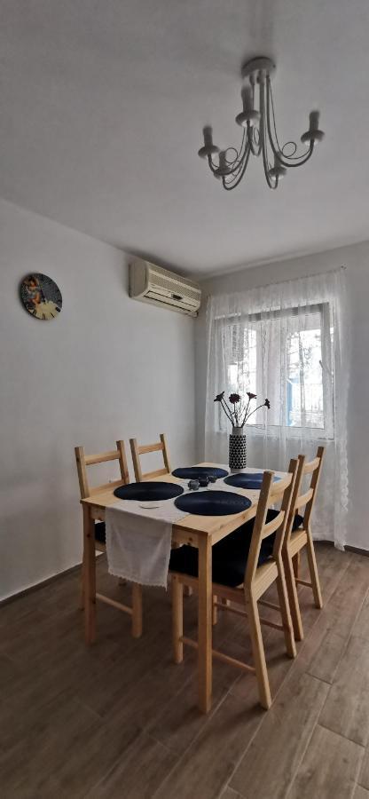 Vacation Home Kovachnica Vrbnik Ngoại thất bức ảnh
