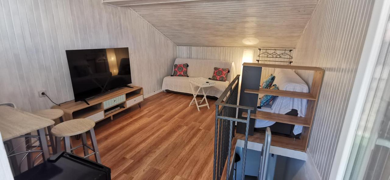 Vacation Home Kovachnica Vrbnik Ngoại thất bức ảnh