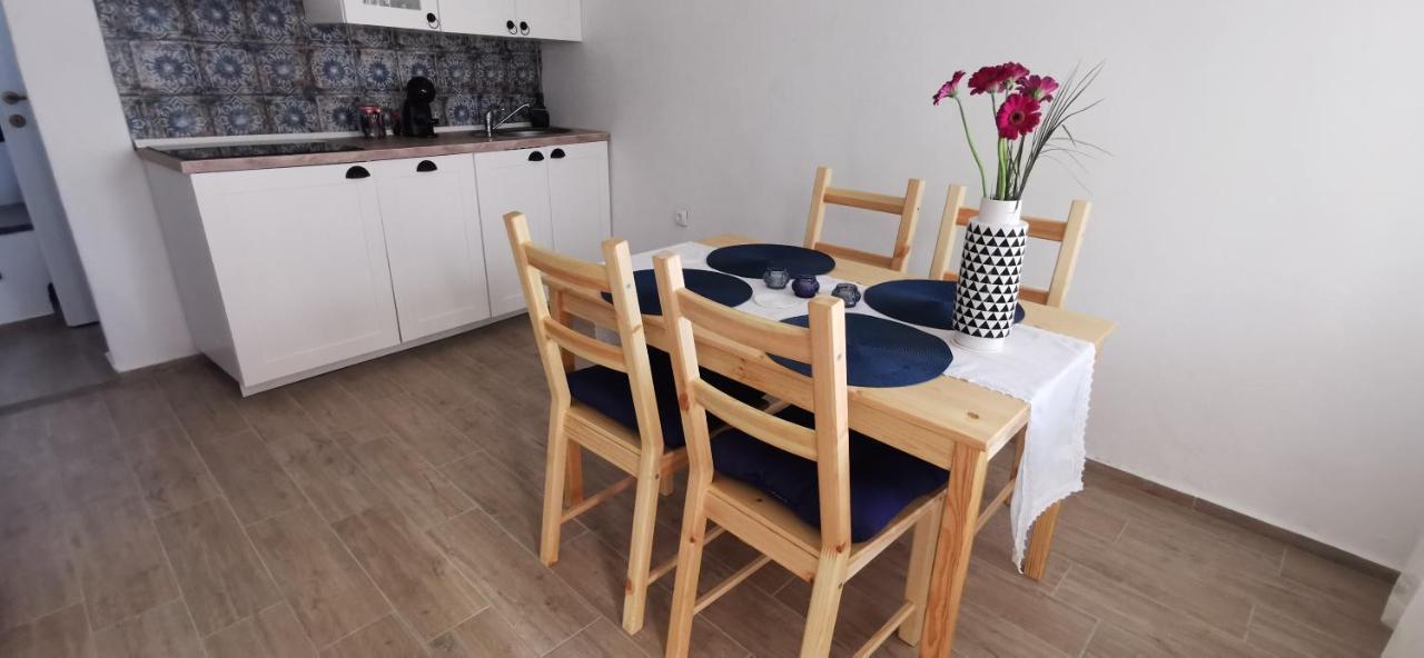 Vacation Home Kovachnica Vrbnik Ngoại thất bức ảnh