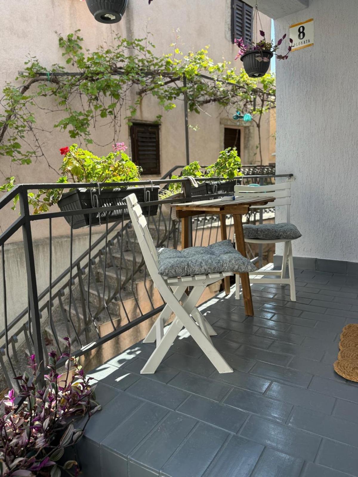 Vacation Home Kovachnica Vrbnik Ngoại thất bức ảnh